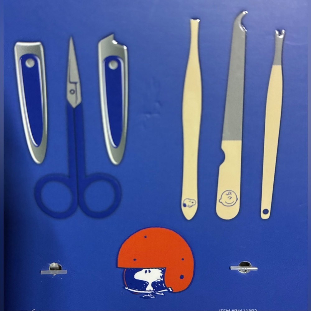 Peanuts White and Blue Manicure Set - Picture 11 of 12